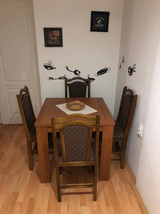Carapan Apartamento Kruševac Exterior foto