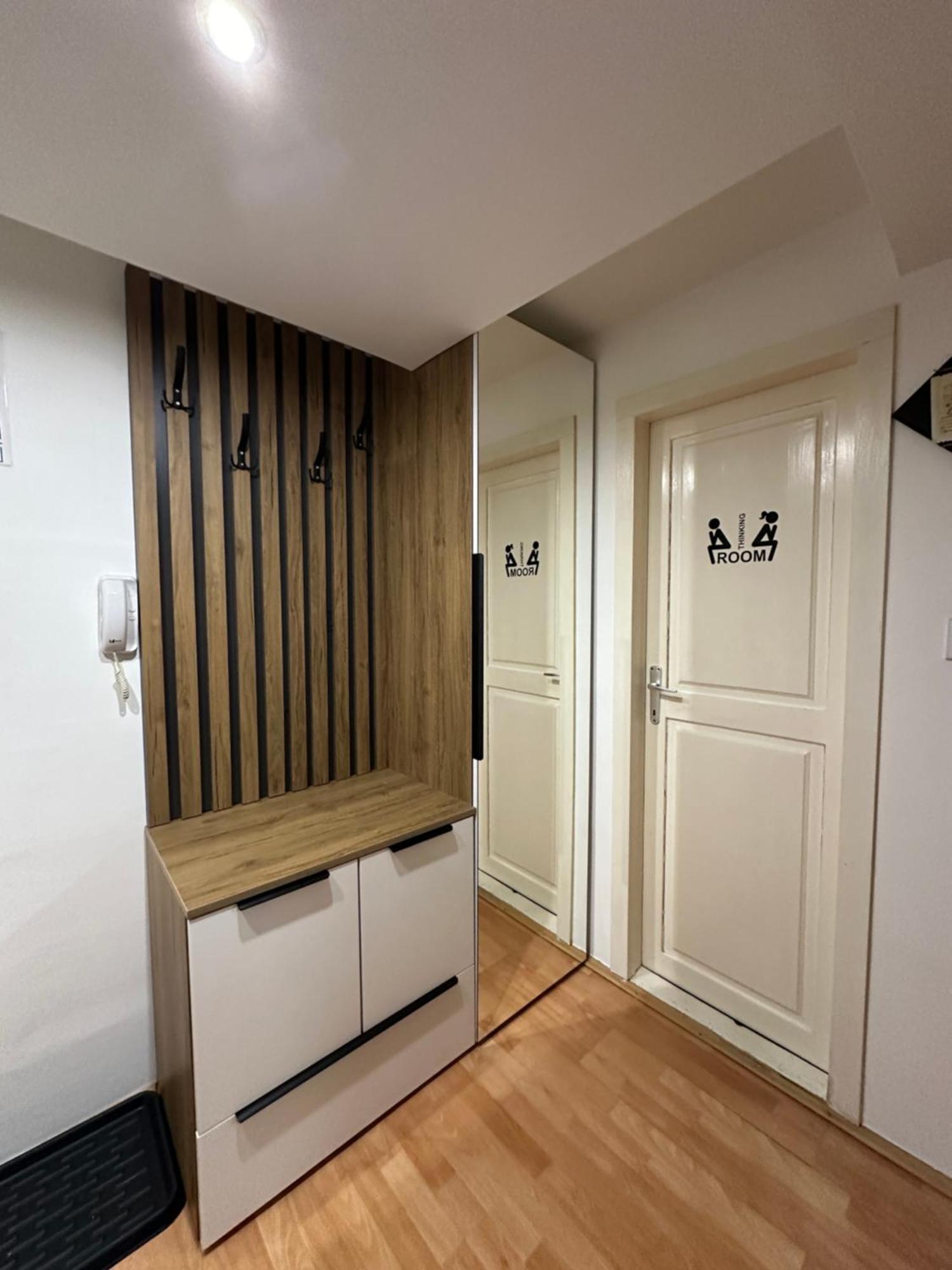 Carapan Apartamento Kruševac Exterior foto